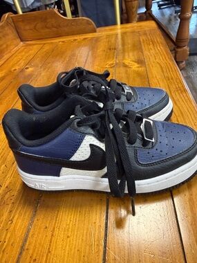 Kids Blue and Black Low-Top Sneakers